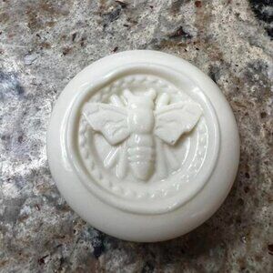 Roo-Loo | Natural Goats Milk & Vanilla Essential Oils with a Loofah 1.5oz